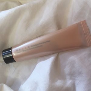 BECCA Backlight priming filter primer